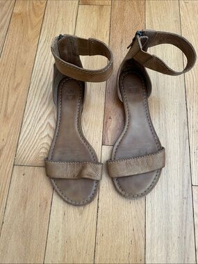 Frye Women’s Tan Ankle-Strap Leather Sandals